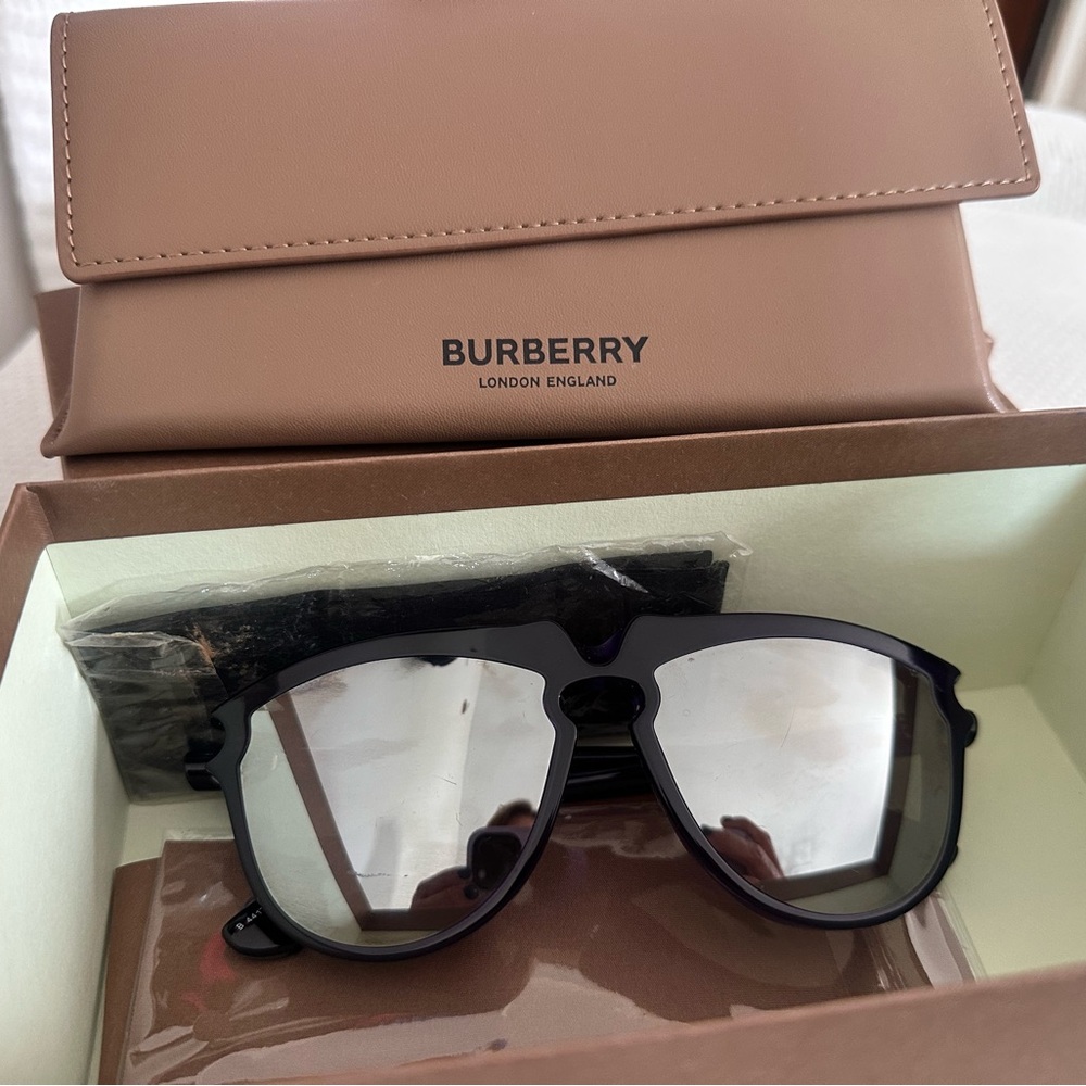 Burberry Violet Sunglasses Classic Rectangular Design